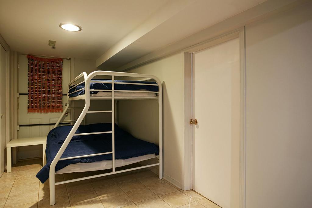 Big Cozy House Villa มอนทรีอัล ภายนอก รูปภาพ